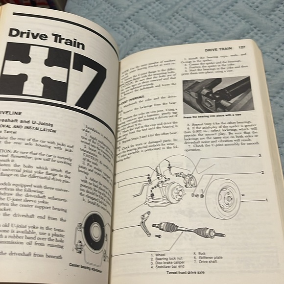 Vintage Chiltons 1970-1981 Toyota Corolla/Carina Tercel/Starlet Repair Guide - Picture 3 of 7